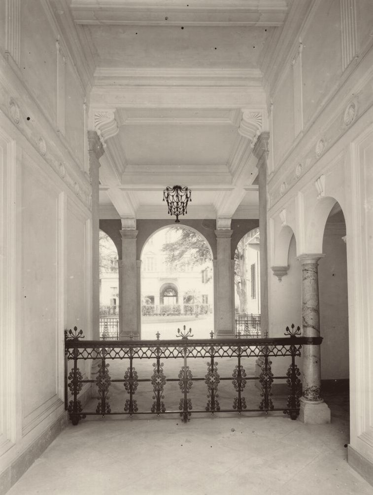 Androne di Palazzo Bocca con vista verso il cortile